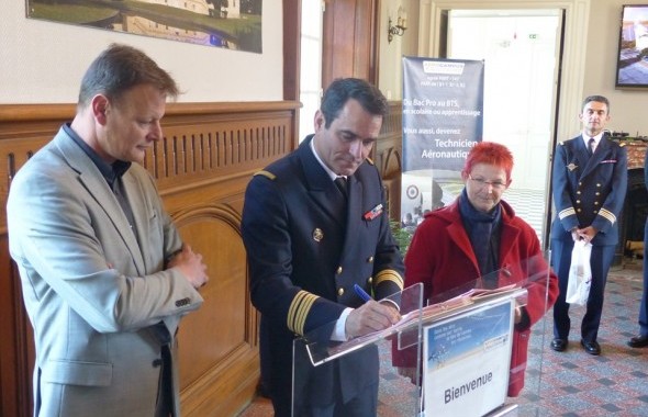 AEROCAMPUS Signe Avec La Marine Et L’Education Nationale