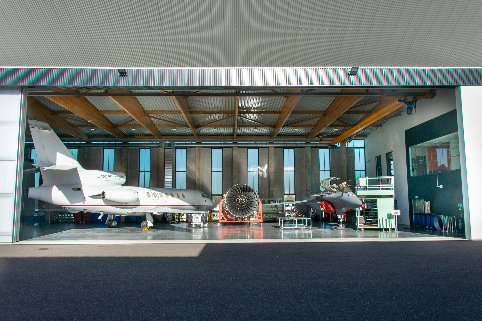 Photo Hangar